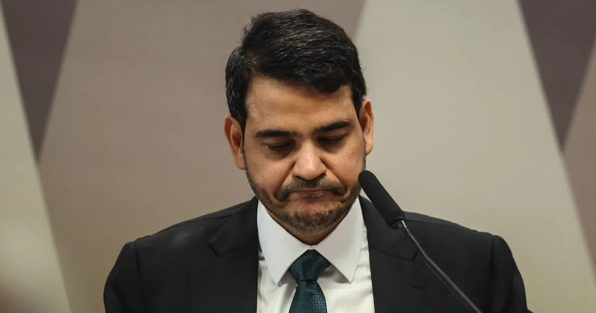 Messias comunica a Lula que deixará AGU após ter indicação ao STF rejeitada no Senado, diz jornal