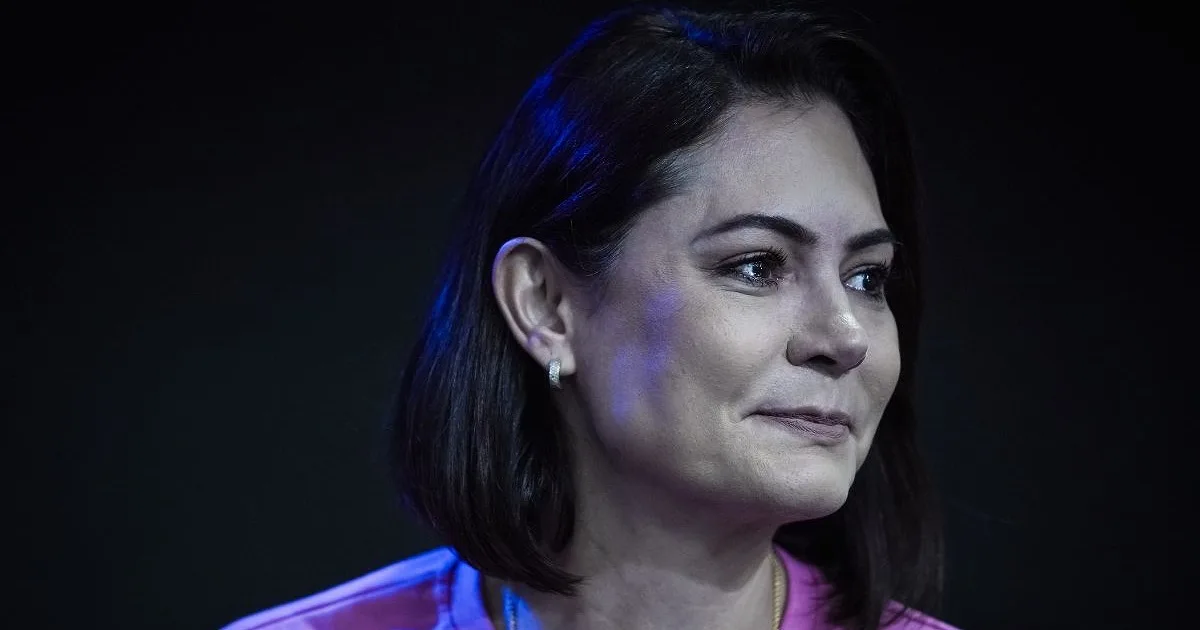 Michelle desabafa sobre cuidados com Bolsonaro após cirurgia