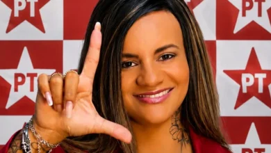 Mulher agredida com 61 socos se filia ao PT e é atacada nas redes: “Deveria ter apanhado mais”