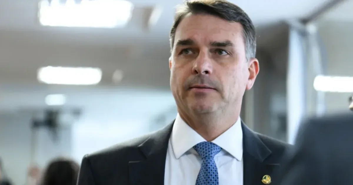 Olha só o que o Flávio Bolsonaro disse sobre Moraes