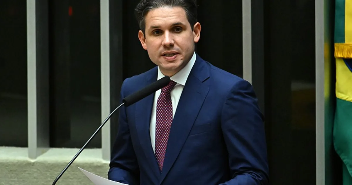PEC do fim da escala 6×1 avança na Câmara e fortalece articulação do governo
