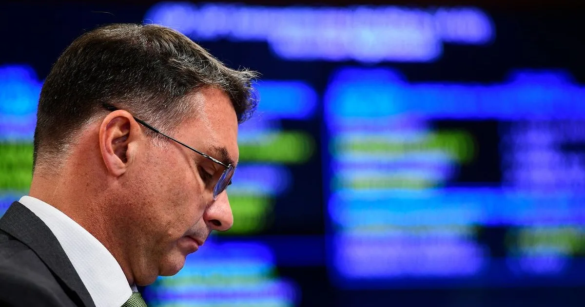 Pesquisa Quaest revela impacto das investigações do Caso Master na campanha de Flávio Bolsonaro