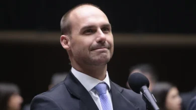 PF investiga se Vorcaro bancou despesas de Eduardo Bolsonaro nos EUA
