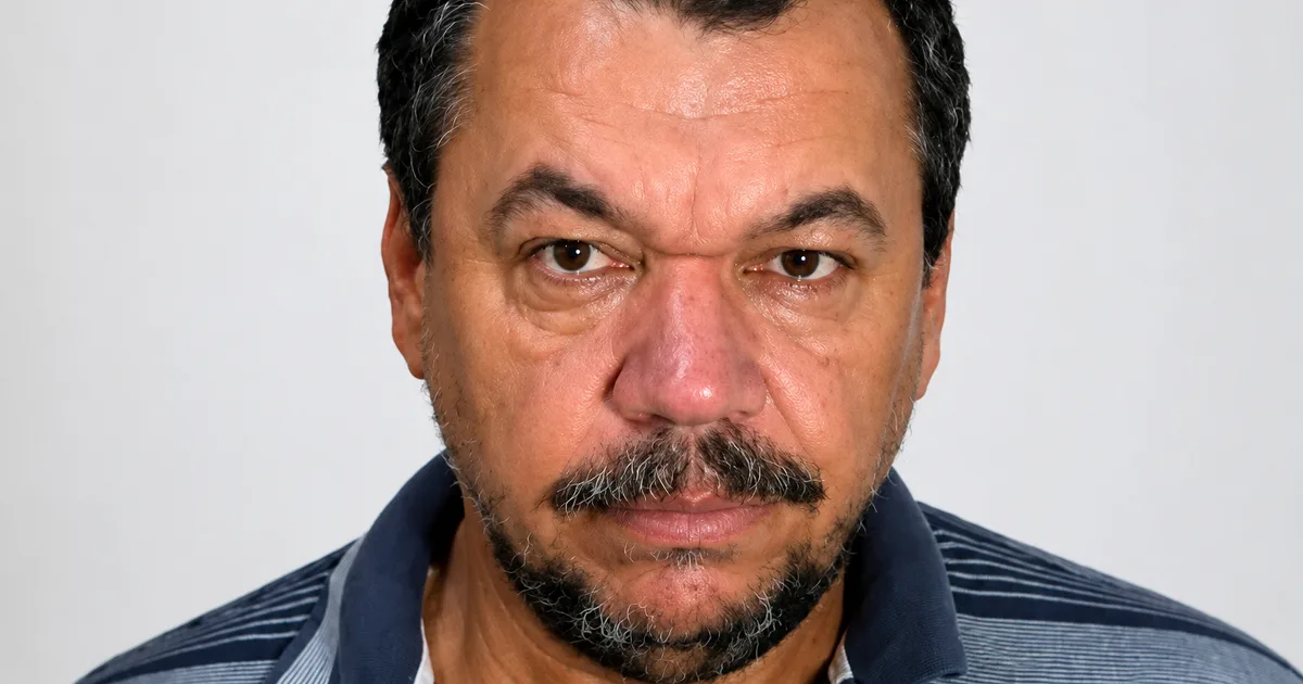 Policial civil tira a vida de dois colegas dentro da viatura após ocorrência