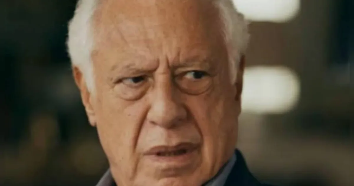 Quem Ama Cuida: Arthur sofre mal-estar durante audiência com o juiz