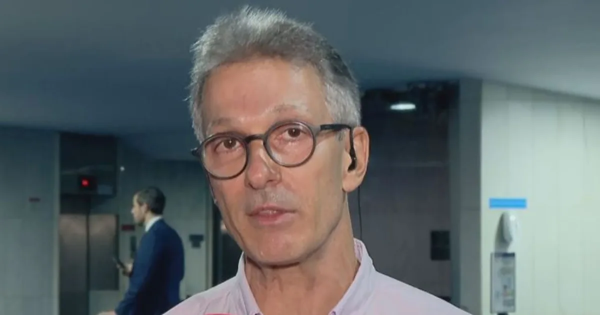 Romeu Zema cita diferença com Flávio Bolsonaro e diz não ter “rabo preso”