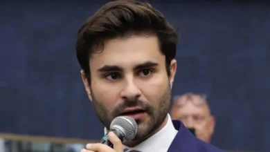 Sobrinho de Dilma pede a prisão de Flávio Bolsonaro