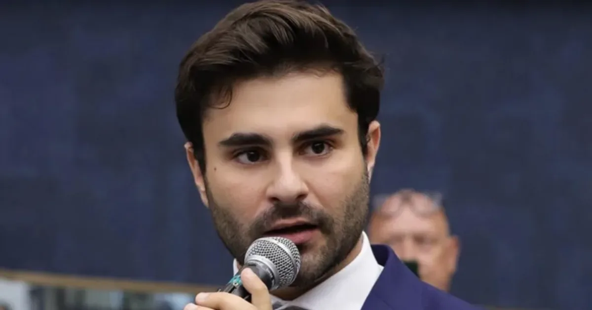 Sobrinho de Dilma pede a prisão de Flávio Bolsonaro