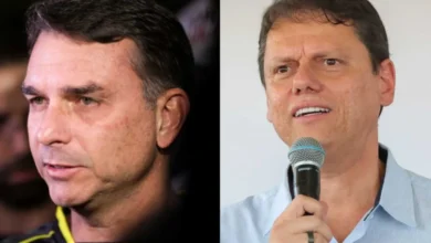 Tarcísio cobra esclarecimentos de Flávio sobre ligação com Vorcaro