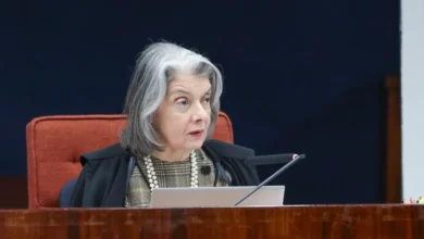 Urgente: Cármen Lúcia derruba decisão de Moraes e cancela multa contra conta no X