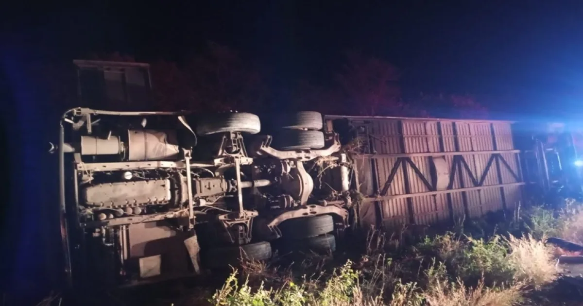 Acidente com ônibus de time de basquete deixa 7 mortos no Ceará