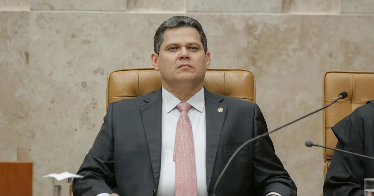 Alcolumbre ignora pedidos do governo Lula e avança com pautas-bomba