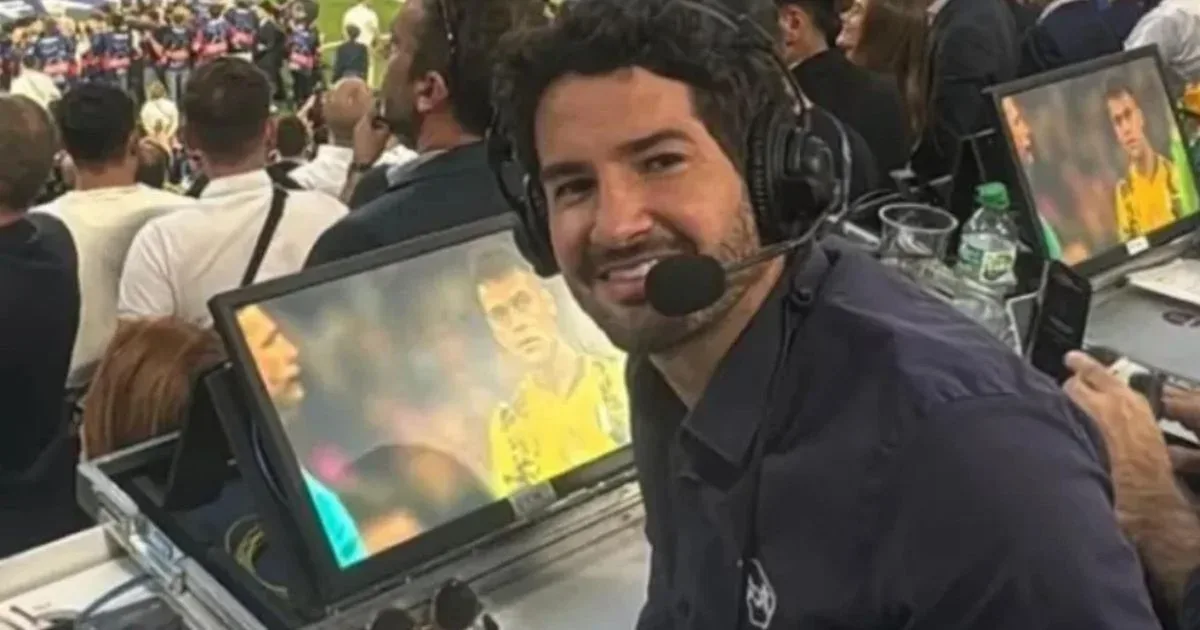 Alexandre Pato comete erro ao vivo durante transmissão da Copa do Mundo