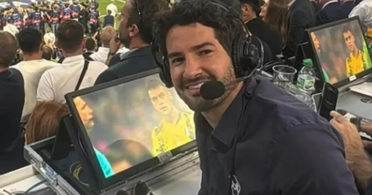 Alexandre Pato comete gafe ao vivo e passa por situação delicada no SBT
