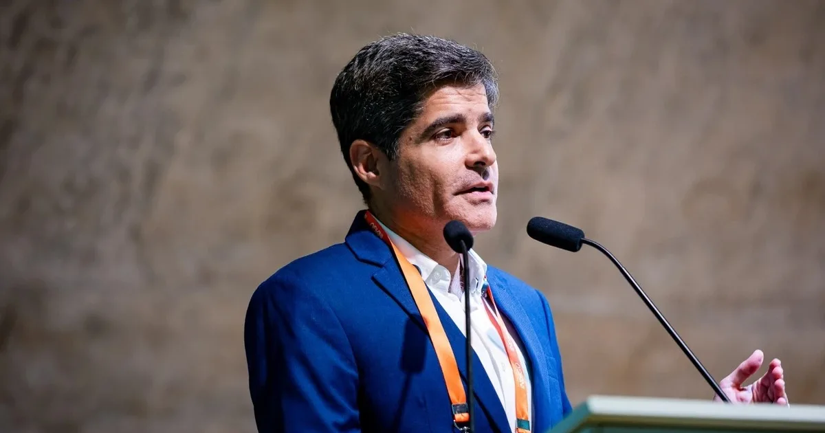 Avião com ACM Neto apresenta pane e faz pouso de emergência