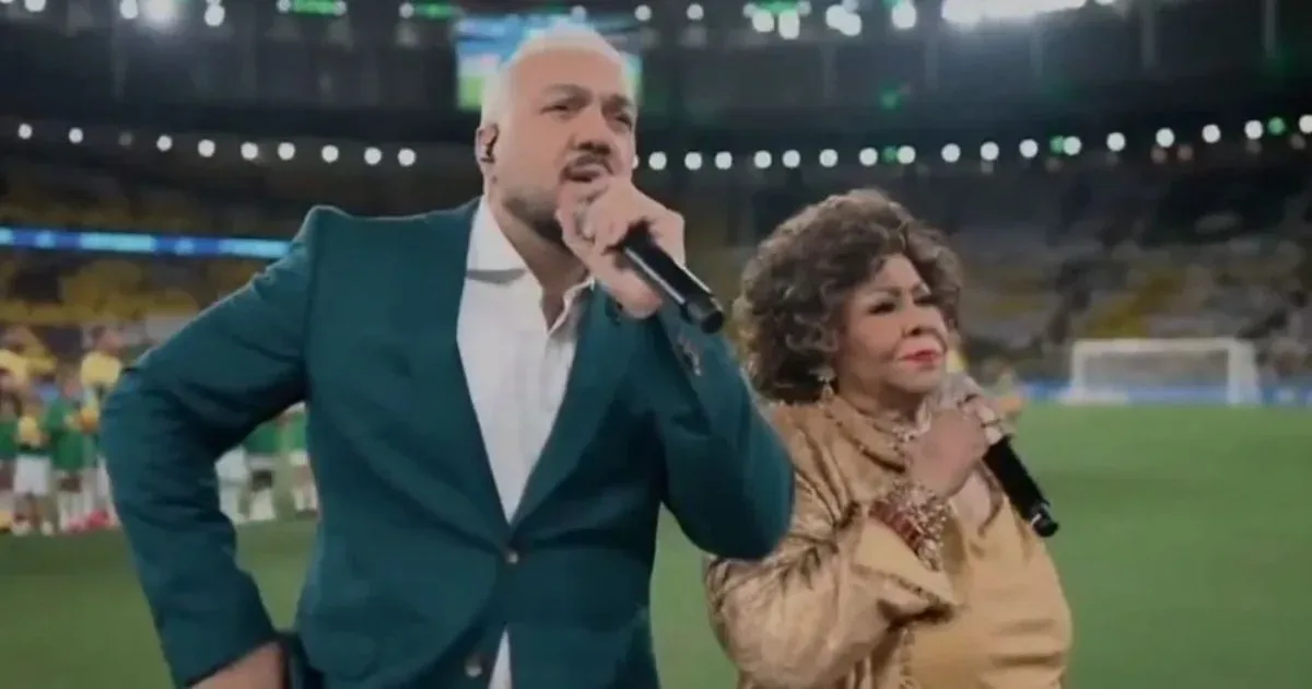 Belo e Alcione foram convidados para cantar o hino do Brasil antes de jogo da Seleção