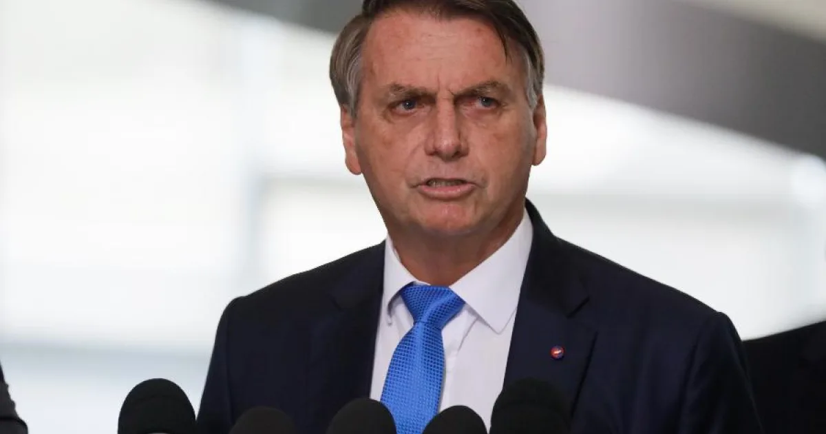 Bolsonaro depõe à PCDF por 5 minutos e confirma pedido por conserto de arma