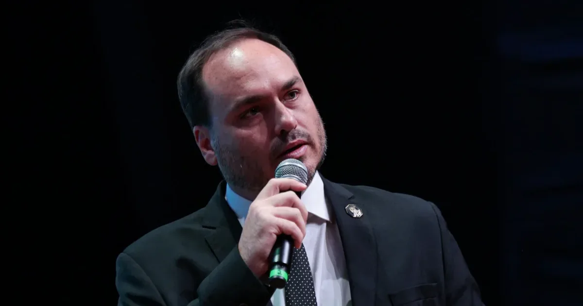 Carlos diz que Jair Bolsonaro piorou: "Sonolência se prolongou"