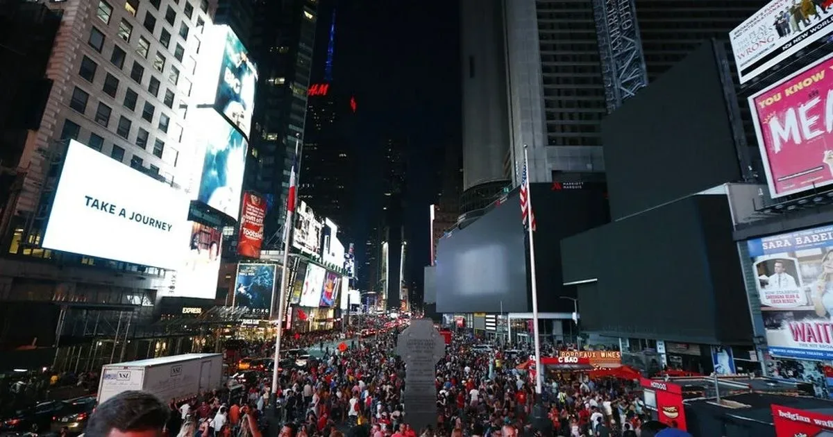 Correria na Times Square assusta turistas e chama atenção do mundo