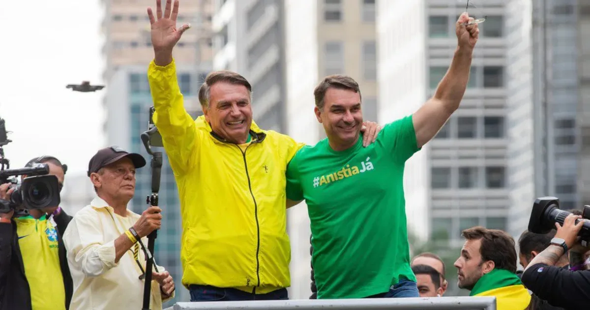 Decisão do PL sobre Flávio Bolsonaro chama atenção nos bastidores da política