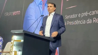 Declaração de Flávio Bolsonaro durante encontro em SP movimenta cenário político