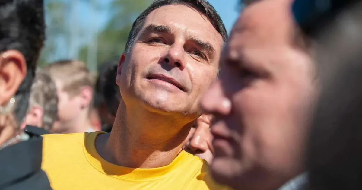 Eduardo Bolsonaro aponta nome que pode surpreender na chapa presidencial de Flávio