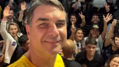 Em viagem à Argentina, Flávio Bolsonaro surpreende