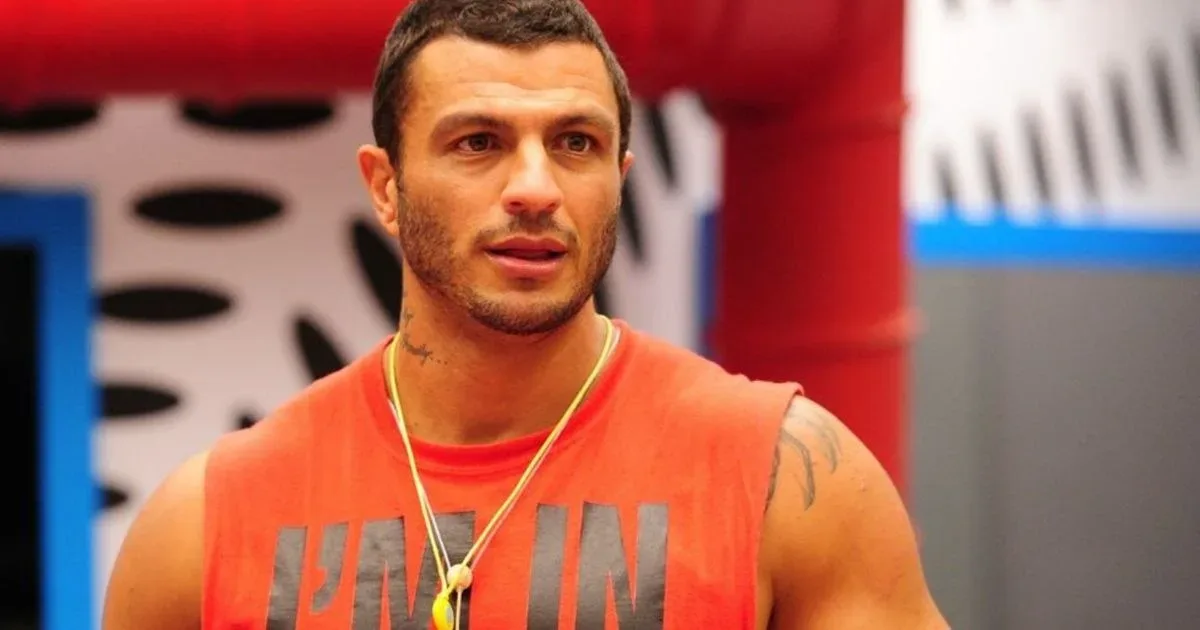 Ex-BBB Kleber Bambam vence Davi Brito em luta e movimenta as redes sociais
