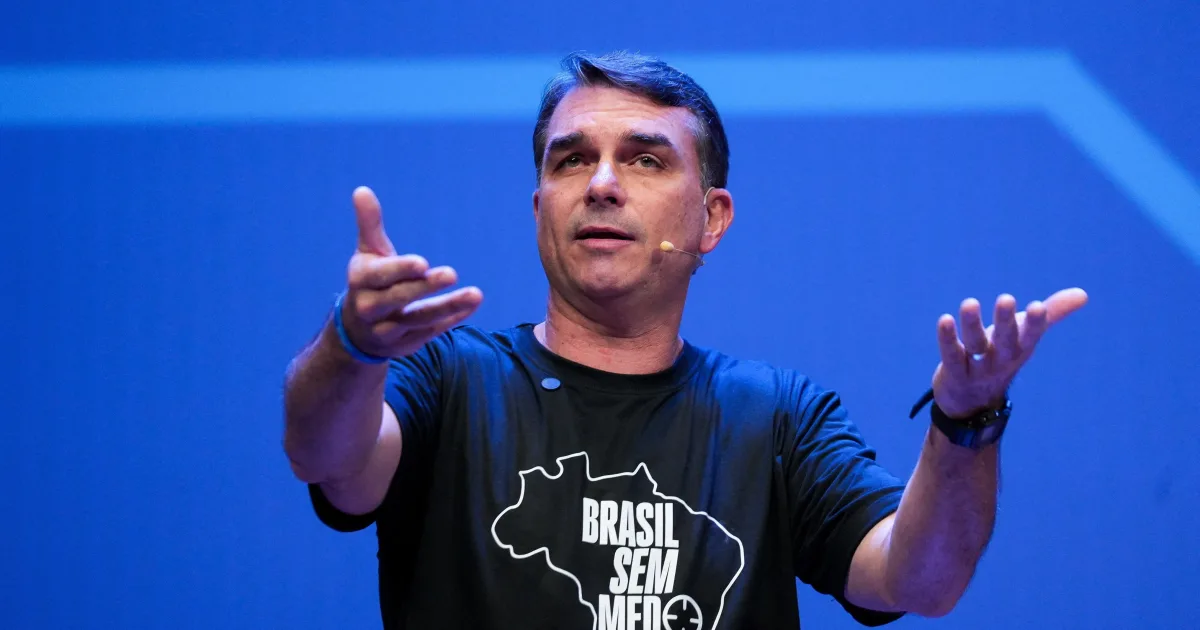 Flávio Bolsonaro diz que Lula "abriu as fronteiras" do Brasil ao terrorismo