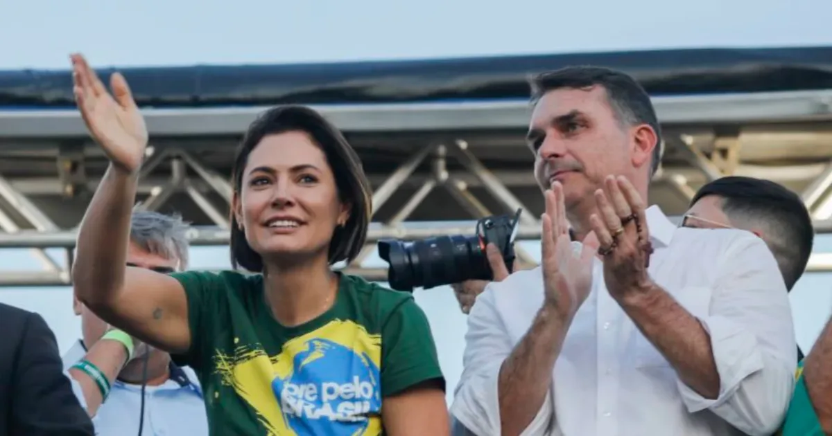 Flávio Bolsonaro fala em respeito e tenta encerrar crise com Michelle