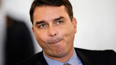 Flávio Bolsonaro lamenta morte de sargento da PM ferido em ocorrência na Zona Norte do Rio