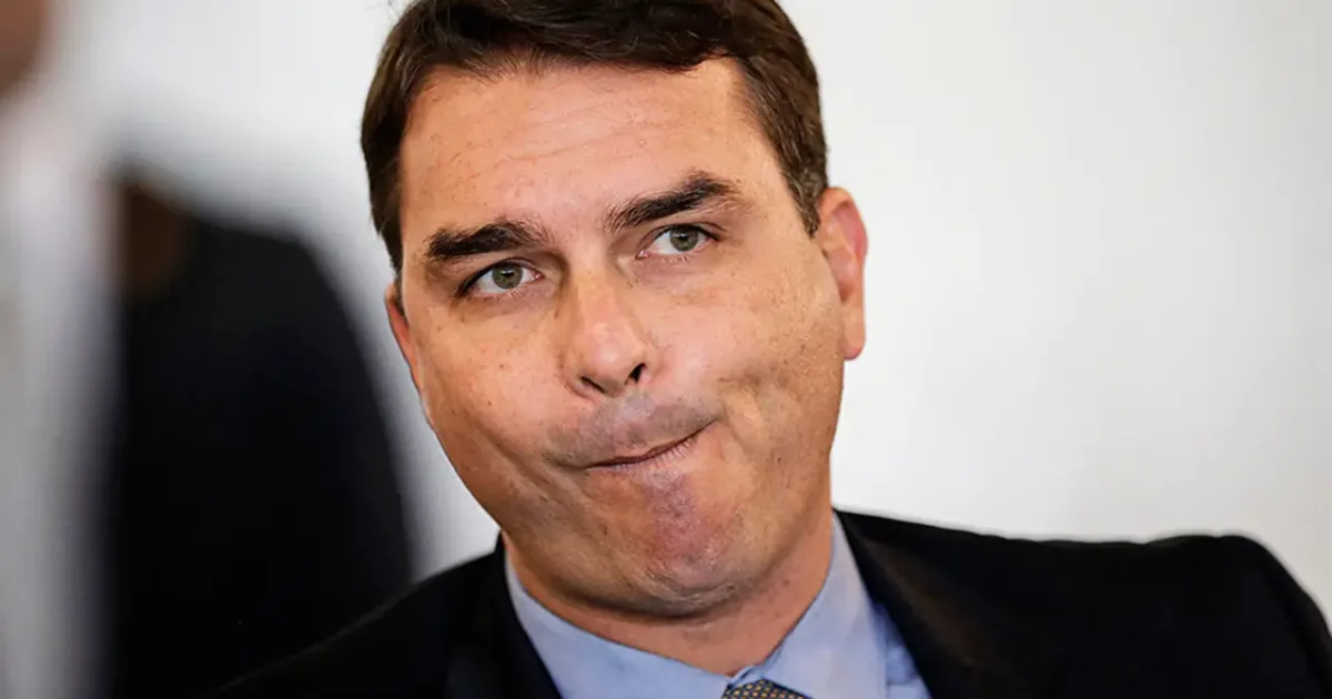 Flávio Bolsonaro lamenta morte de sargento da PM ferido em ocorrência na Zona Norte do Rio