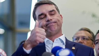 Flávio Bolsonaro recusa escolta da PF e decisão levanta dúvidas nos bastidores