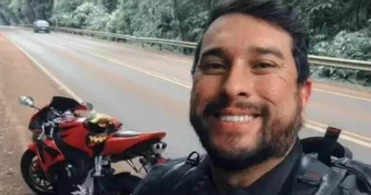 Homem perde a vida em acidente entre moto e caminhão em cruzamento