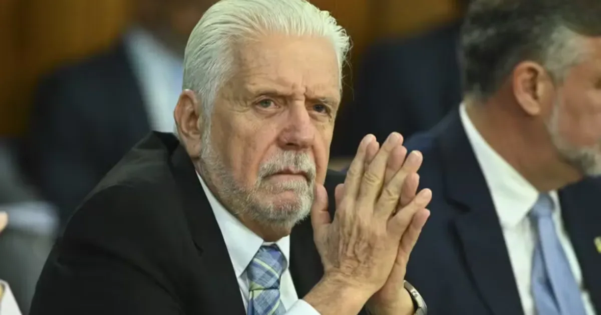 Jaques Wagner deixa liderança do governo no Senado após dias de pressão política