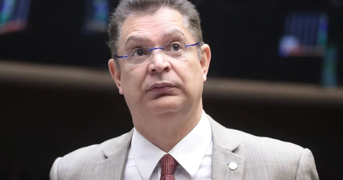 Líder do PL aciona Embaixada dos EUA após decisão de Mendonça