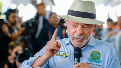 Lula reage à proposta de tarifaço dos EUA e eleva tom contra Bolsonaros