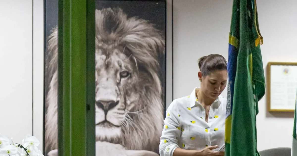 Michelle Bolsonaro recua de desfiliação do PL após crise interna