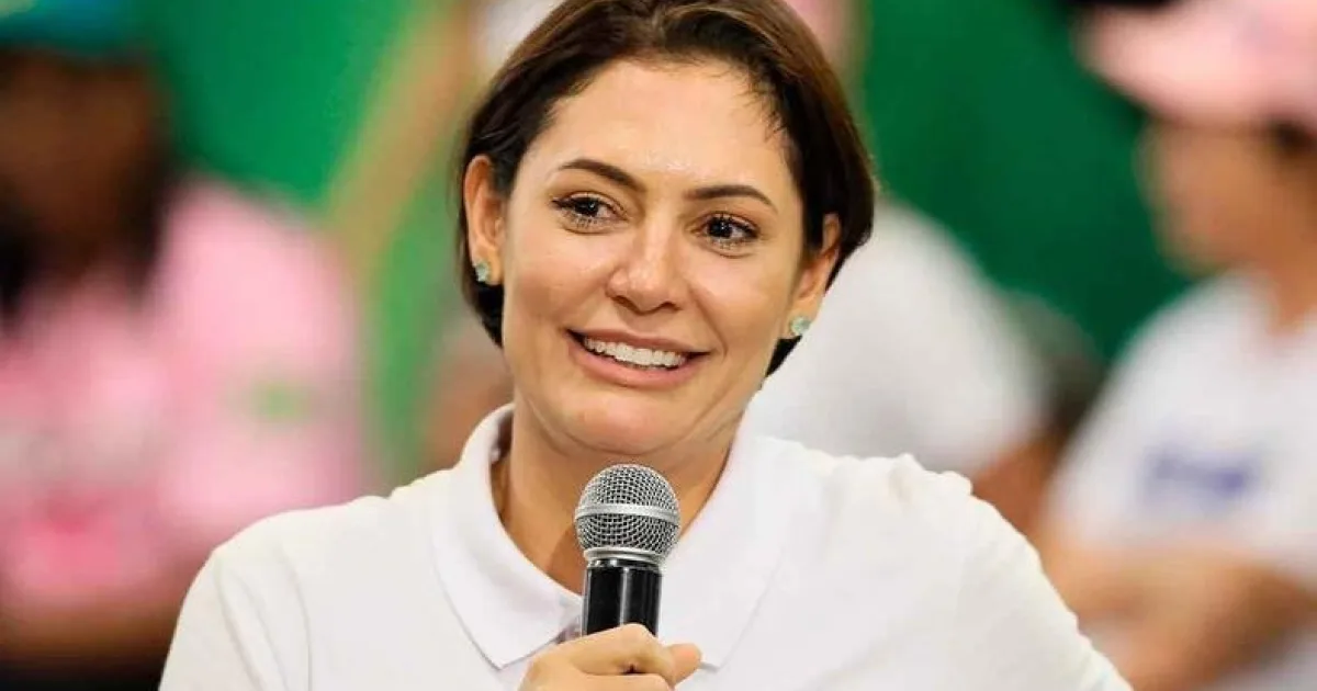 Michelle Bolsonaro toma atitude na presidência do PL Mulher após crise com Flávio