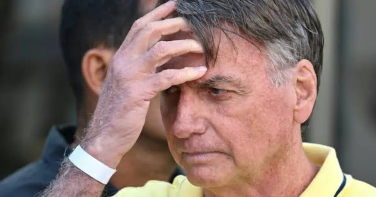 Moraes dá 24 horas e faz cobrança direta à defesa de Bolsonaro