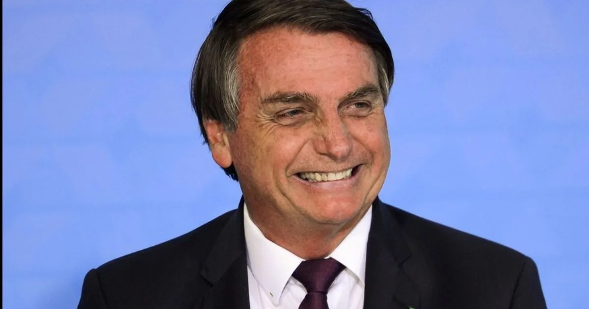 Moraes dá autorização a Bolsonaro e decisão é confirmada