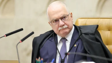 Moraes pede que Fachin paute recurso sobre limitação de penduricalhos