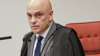 Moraes vota para condenar Eduardo Bolsonaro por coação à Justiça