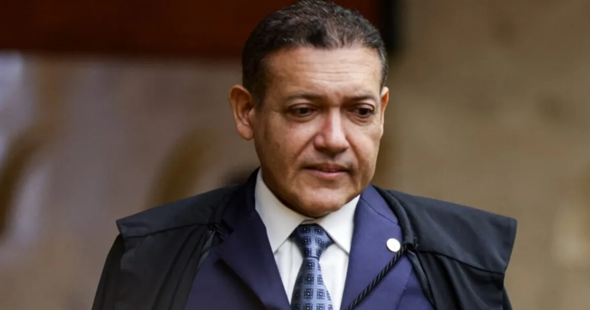 Nunes Marques toma decisão após pedido de Flávio Bolsonaro
