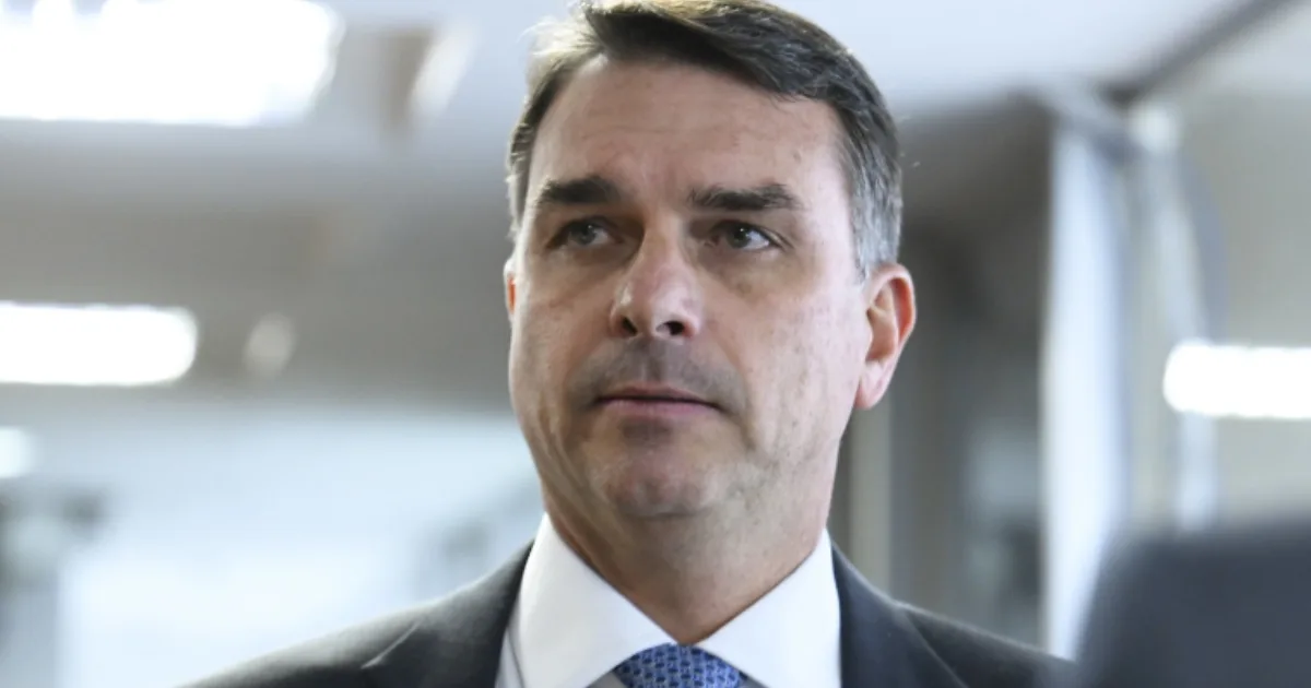 O que Flávio disse após encontrar Bolsonaro