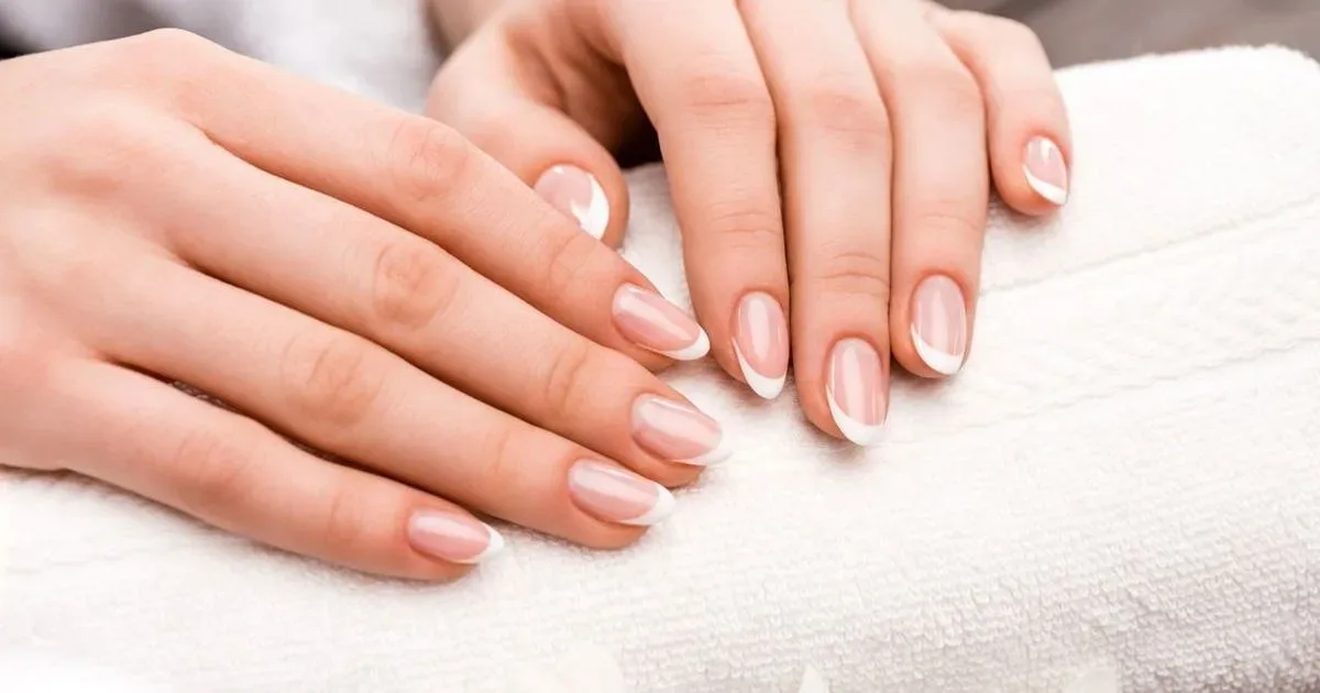 O truque caseiro que está fazendo sucesso para deixar as unhas fortes e bonitas em 2026