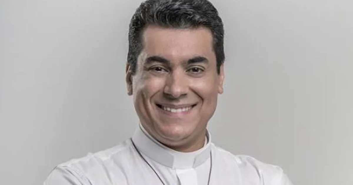 Padre Chrystian Shankar tomou decisão após pedido de noiva e caso viralizou