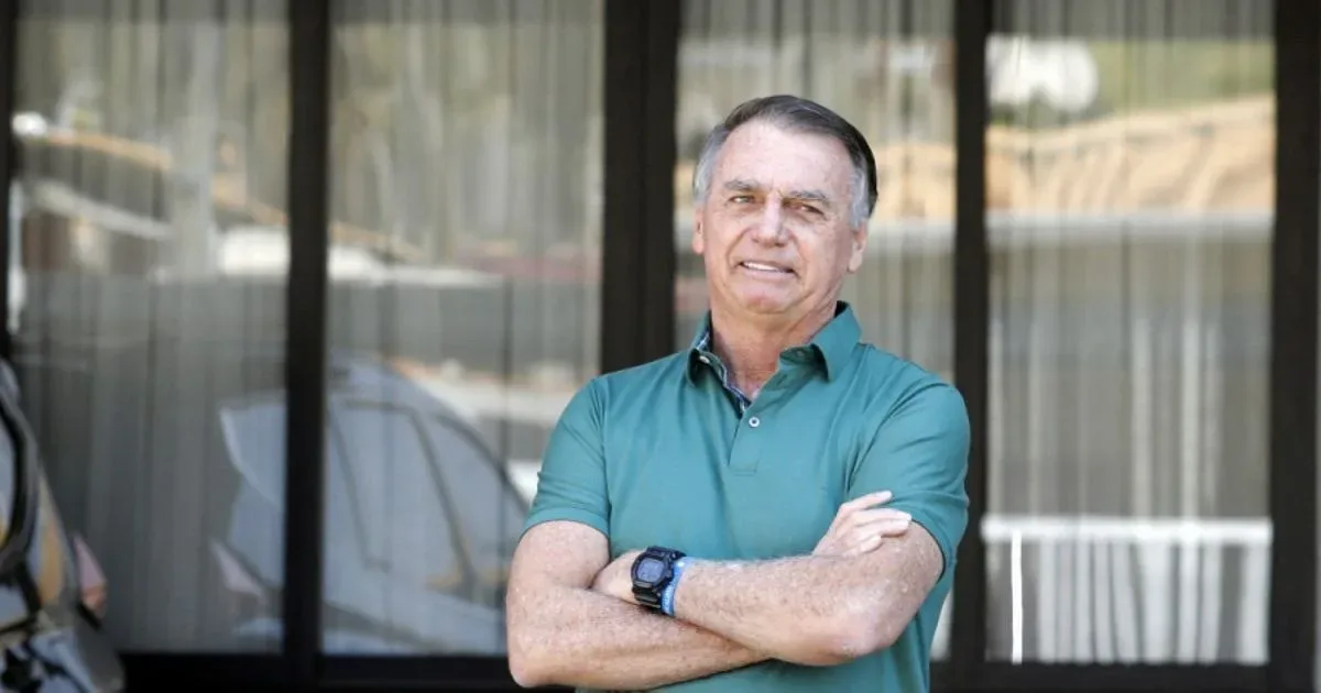 Relatório médico aponta aumento das crises de soluço de Bolsonaro, mas quadro segue estável