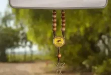 Rosário no carro: o simbolismo de fé e proteção