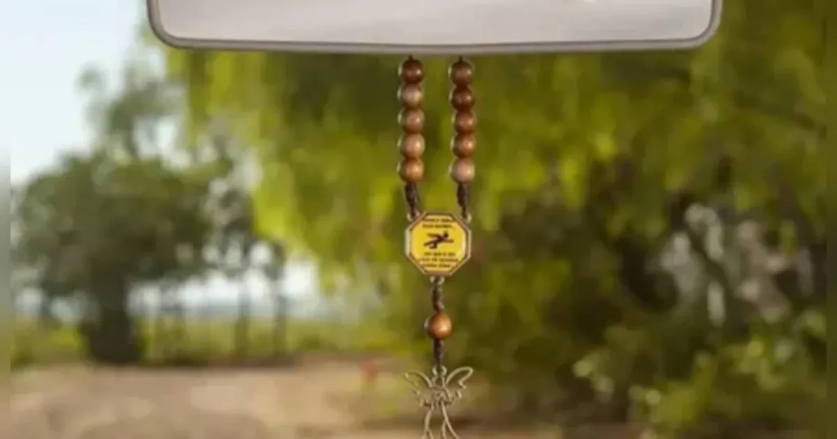Rosário no carro: o simbolismo de fé e proteção